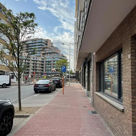 Apartment Lovely 2 Bedroom Near Knokke-strand Bar *