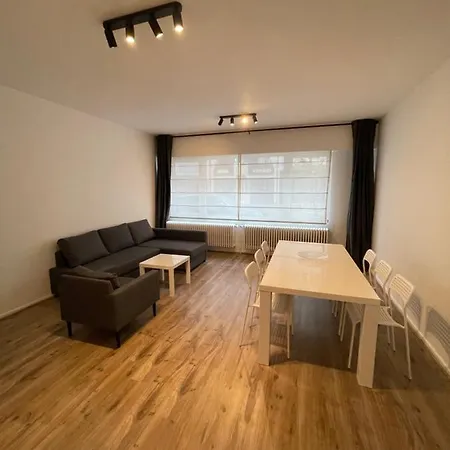Lovely 2 Bedroom Near Knokke-strand Bar Apartment *